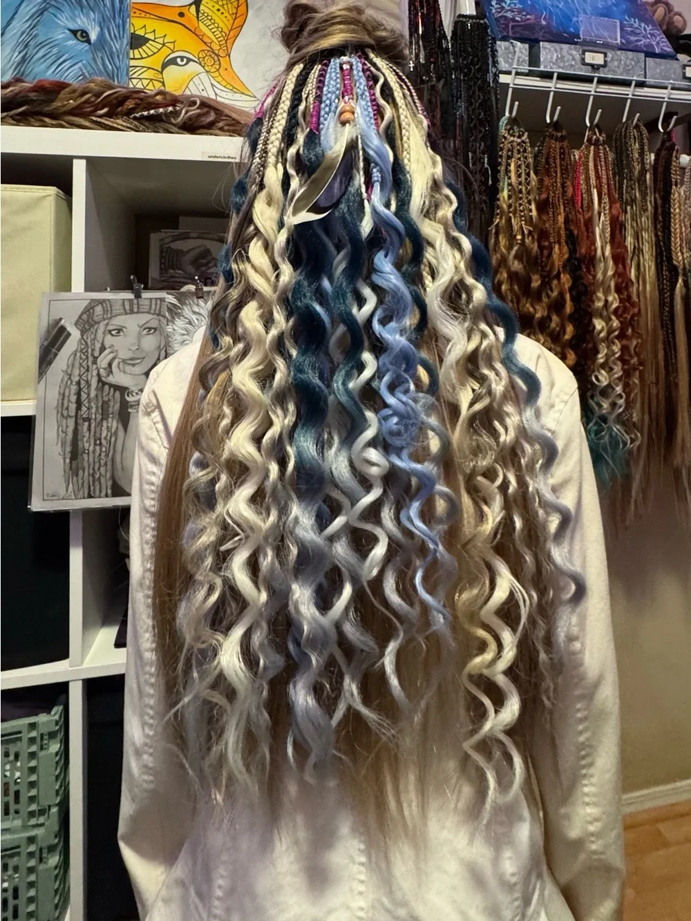 Curly Clip-In Hair Extensions in Blue and Blonde - Voluminous Waves